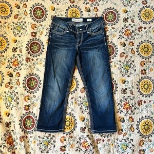 BKE Buckle Dakota Stretch Cropped Capri Jean, size 28